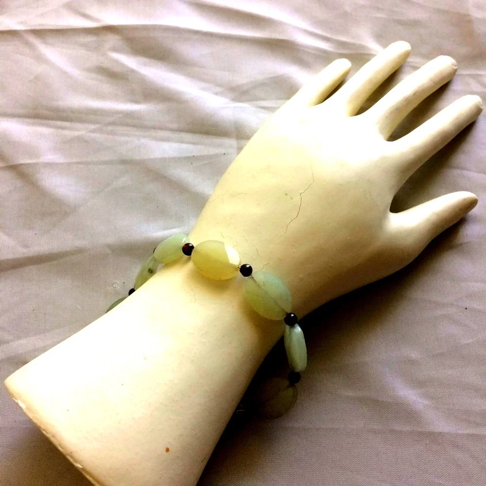 NWTS Bracelet Aventurine flat faceted beads. - Picture 2 of 3